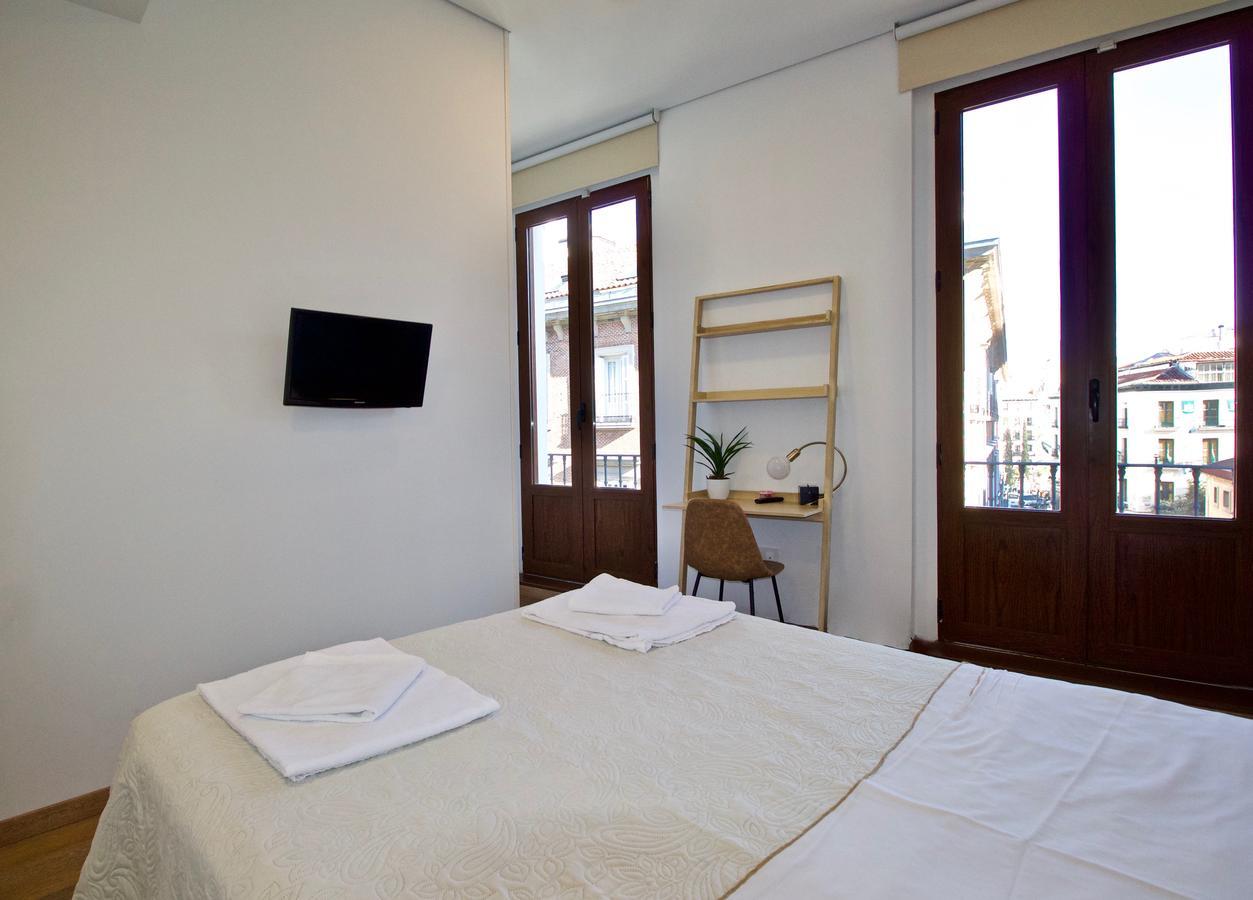 The Bridge Huertas Hotel Madrid Exterior foto